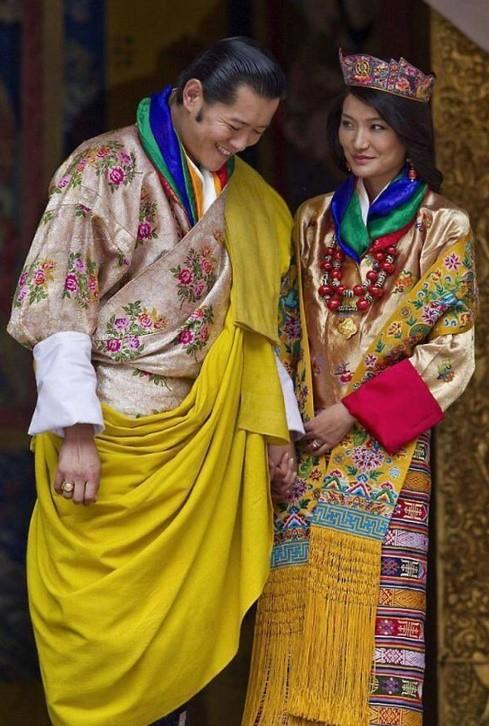 王一家5口幸福美满王后美如冰山雪莲J9数字平台不丹：亚洲最穷的国家国(图2)