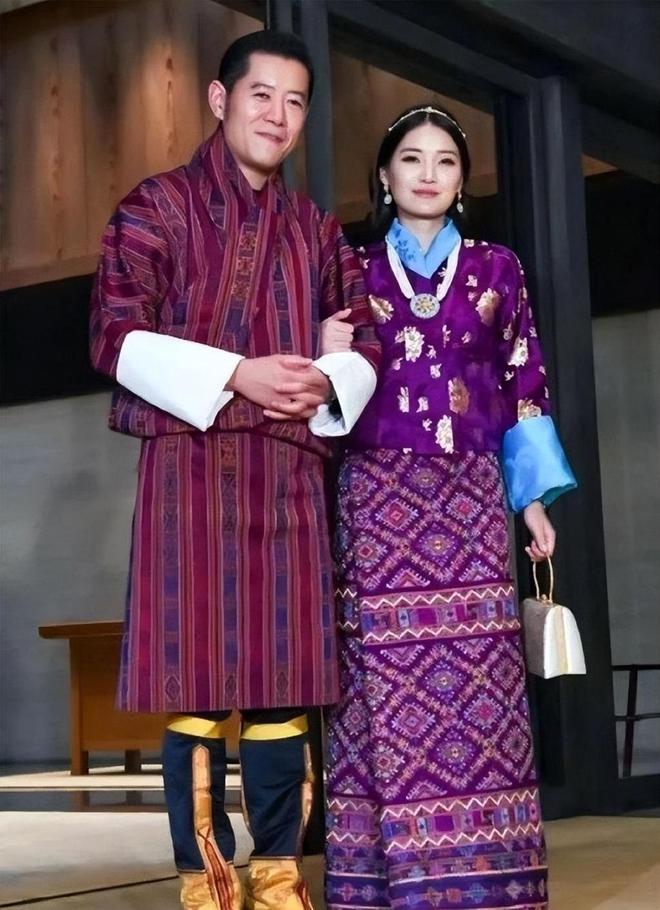 王一家5口幸福美满王后美如冰山雪莲J9数字平台不丹：亚洲最穷的国家国(图18)