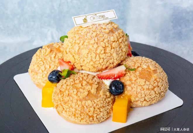 牌：领先好利来、幸福西饼门店超过2000家九游会j9入口登录新版中国第一大烘焙连锁品(图3)